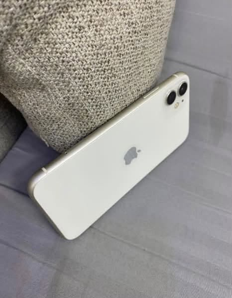 السلام عليكم 🫡

ايفون 📲11عادي لون (ابيض😍)
***********
مكان النجف 

الذاكره :128

بطاريه :92
