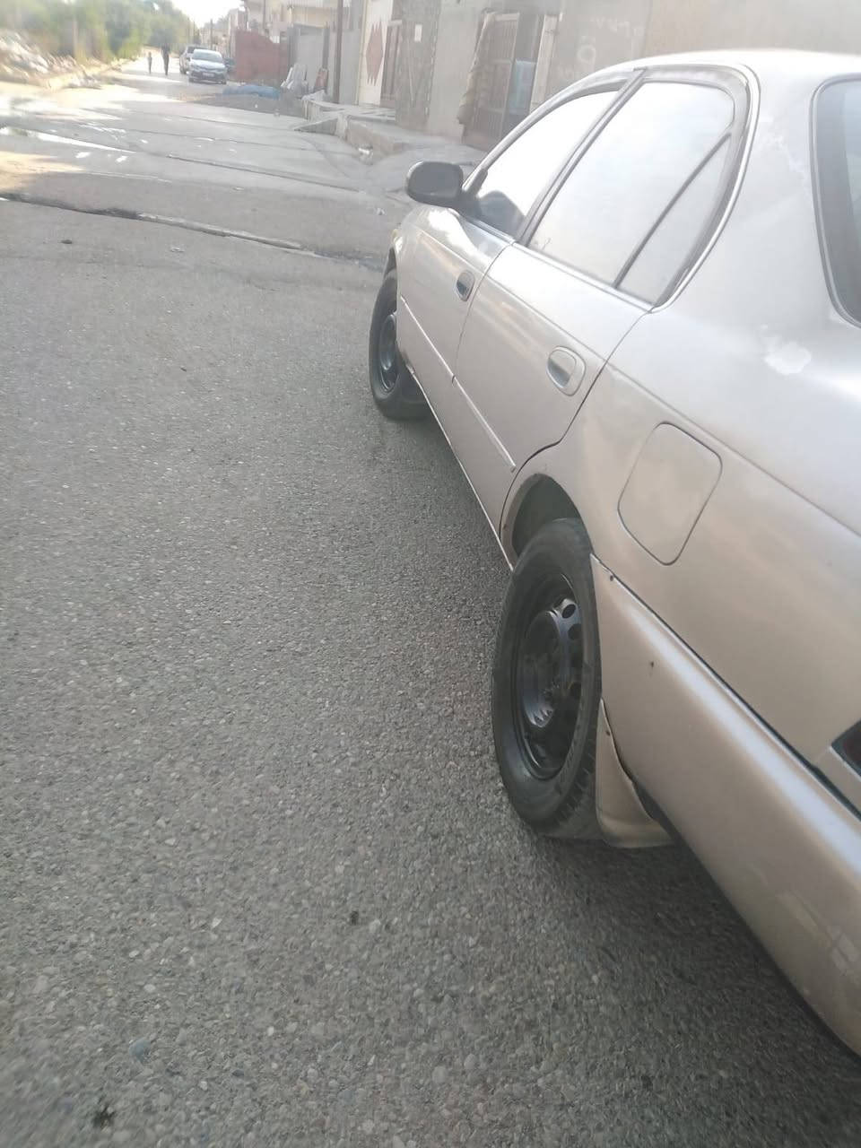 ه سلام عليكم سياره كورلا موديل ٩٢ بيه طخه بسيطه بل جاملغ الخلفي بدون اي دواخل بدون صبغ سنويه جديده سعره ٥٢ وبيه مجال بسيط الرقم ***********

