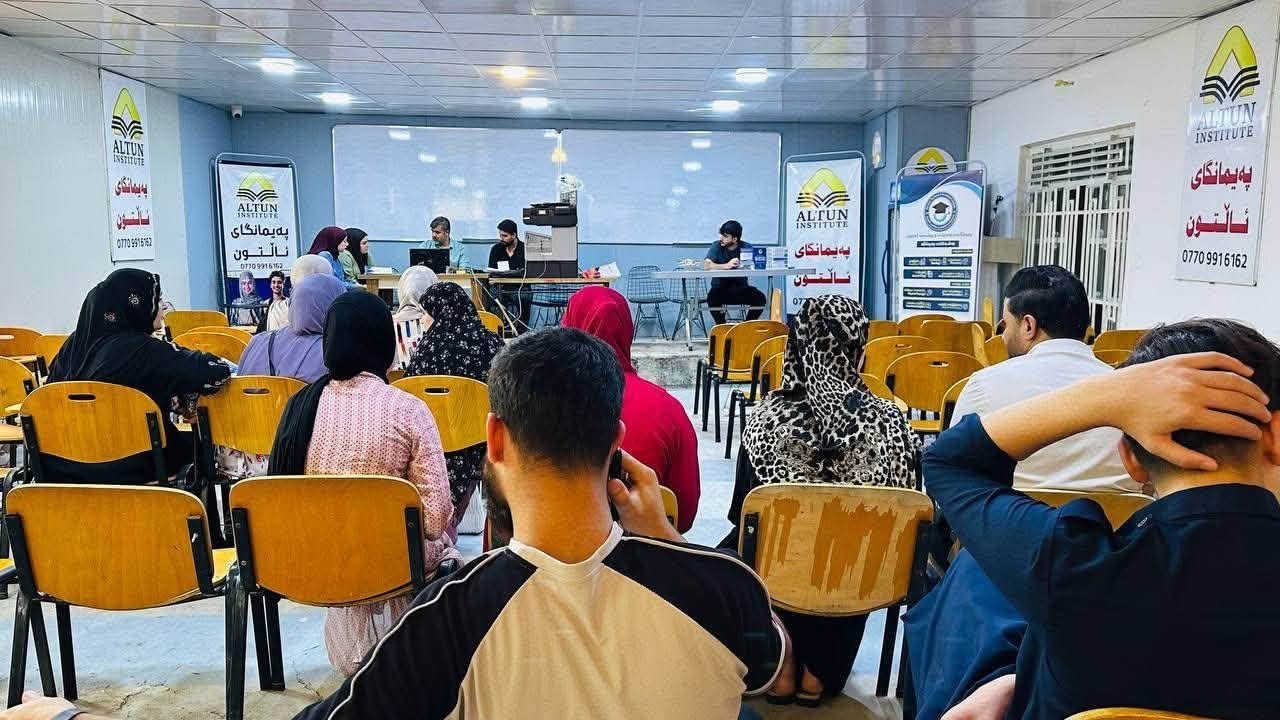 فۆرمی زانکۆلاین

بەئەزموونی زیاتر لە 17 ساڵ
شارەزایی و وردی  ، دڵسۆزی و کارامەیی
لە خزمەتی قوتابیانی ئازیزی دەرچووی پۆلی {12} ئەبین ....
#قوتابیانی_ئامادەیی_زانستی_وێژەیی
#قوتابیانی_پیشەیی
#قوتابیانی_قوتابخانە_نێودەڵەتیەکان
ڕۆژانە کاتژمێر {7:30 } 
ب کاتژمێر {9:00} شەو
لای ئێمە تەنها فۆرم پڕناکەیتەوە ، دڵنیایی وەرئەگریت ...
#هێمن_عمر
#زانکۆلاین
#کەلار_فەرمانبەران
#پەیمانگای_ئاڵتون
