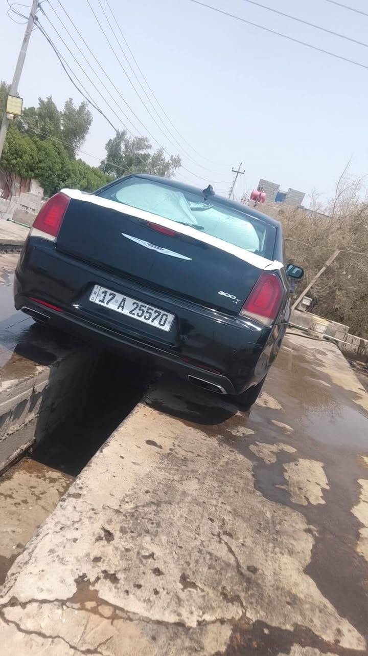 سلام عليكم
سياره كلايسلر 300 أوباما موديل 2015 S اصل معلايه 16
 
فول مواصفات 1/1
ضربتها اماميه بيها 
تبديل بنيد وجاملغ ورش الجاملغ الثاني تبديل بيبان 3
 
شاشه كبيره 
كشنات تدفئه
شفتات استيرن
اشاير بالمرايه
فتحه بانوراما 
داخل جلد
كشن حضن
 لايتات زينون 
 سستم سماعات 
بيه منضومة غاز

ويل مكسيكي
محرك V6 3600
حداده وتايرات حالتهم جيده
السياره تحويل باسمي المشتري
مكان السياره البصره 
رقم مثنى
كفاله محرك وكير

السعر 125يها مجال

رقم تليفون ***********
