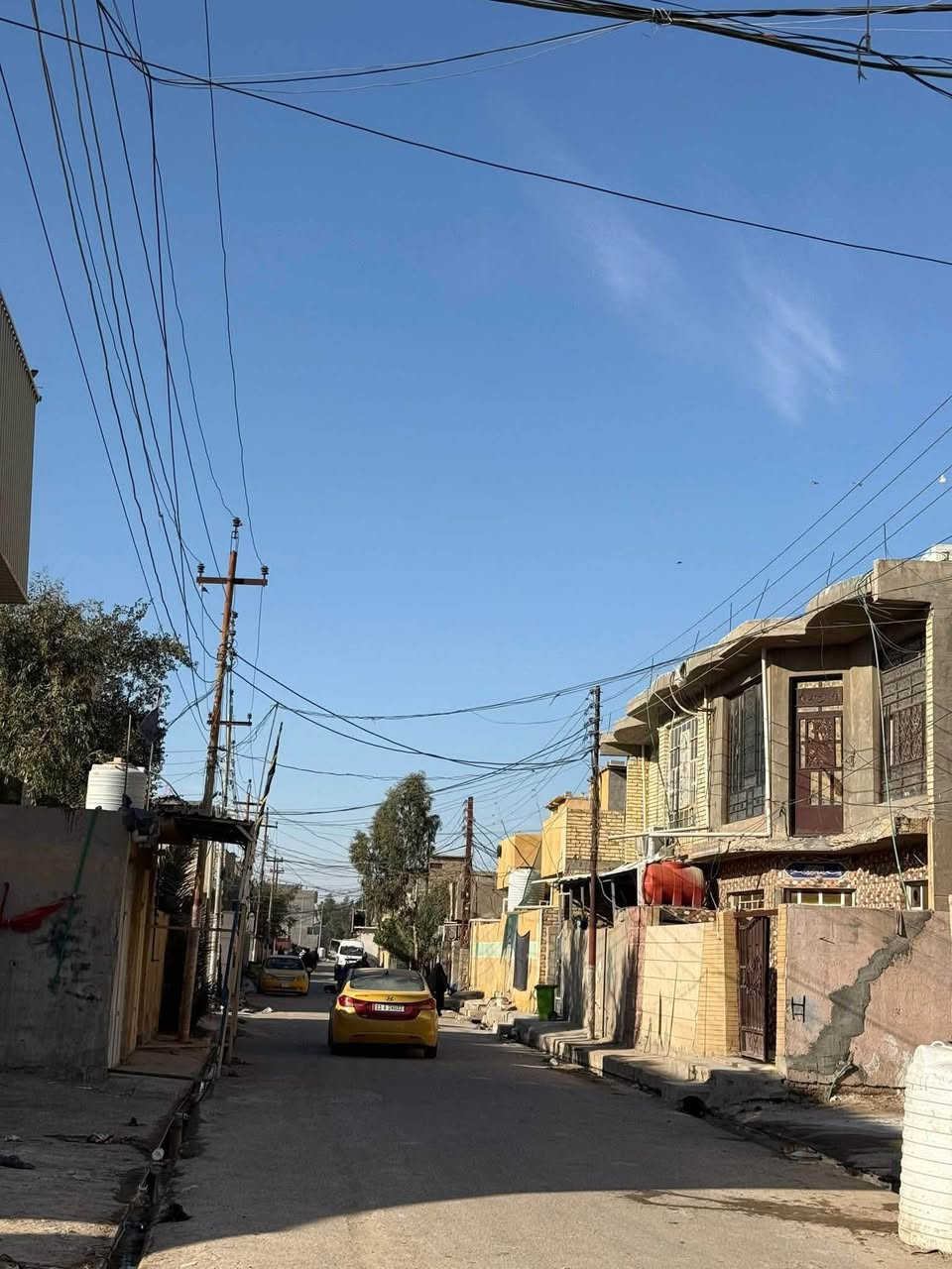 سلام عليكم اخوان قطعه للبيع مساحة 200 متر ركن  .المكان  الدوانم مقابيل الاربعتالاف  قرب صورة السيد الشهيد شارع التشابيه الثانيه شارع حسن باتول……
 اتصال او واتساب   ***********
