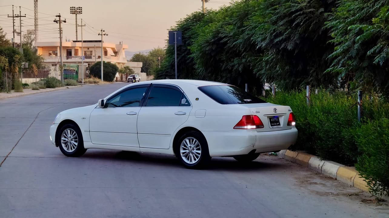 شاهینە بڕاوە 2005 دوو دوگمە شاشەو کامێرا

سەیارەکە بێ بۆیاخە بێ مەسروفە 2ساڵە بەدەست باوکمەوەیە کۆدی هەیە بەناو خۆمانەوەیە سەقف و کەڤەرگۆڕاو شانسی بەشەرت تەقەو ڕەقە و گێڕو مەکینەی بەشەرت پاتری تازەیە ڕۆنی تازەگۆڕاوە هیج نوقسانیەکی تیانیە گێڕو مەکینەبجوکە ماڵی ئەم بەنزین گرانیە بەنزین زۆر کەم دەخوات تەبرید سارد و گەرم مەزبوت کارەبای مەزبوت جاڵ و شوختی نیە .. سەیارەکە سویجە 

نرخی خوار بازاڕ47 مەجالێکی برایانە
شوێن..  سەیدسادق
ژم.. ***********
