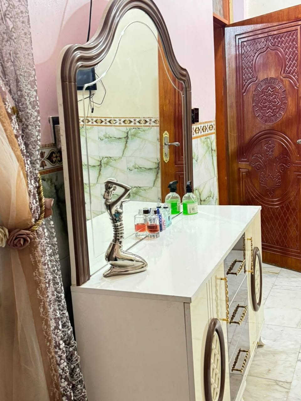 السلام عليكم غرفه نضيفه للبيع
هذا الرقم للي يشتري *********** رجاءآ الي بس يعامل لا يراسل
