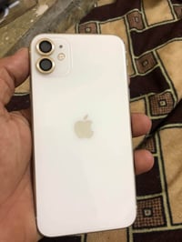آيفون ١١ • ١٢٨ • ضربة شاشة