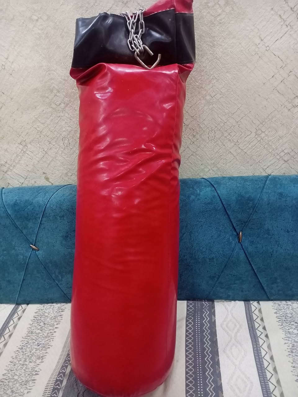 السلام عليكم
كيس ملاكمة اصلي من شركة EVERLAST  بحالة ممتازة 
‎الطول 115 و الوزن 65 
‎مناسب لجميع الفئات العمرية
‎السعر 85
‎العنوان ديوانية مركز 
‎***********
