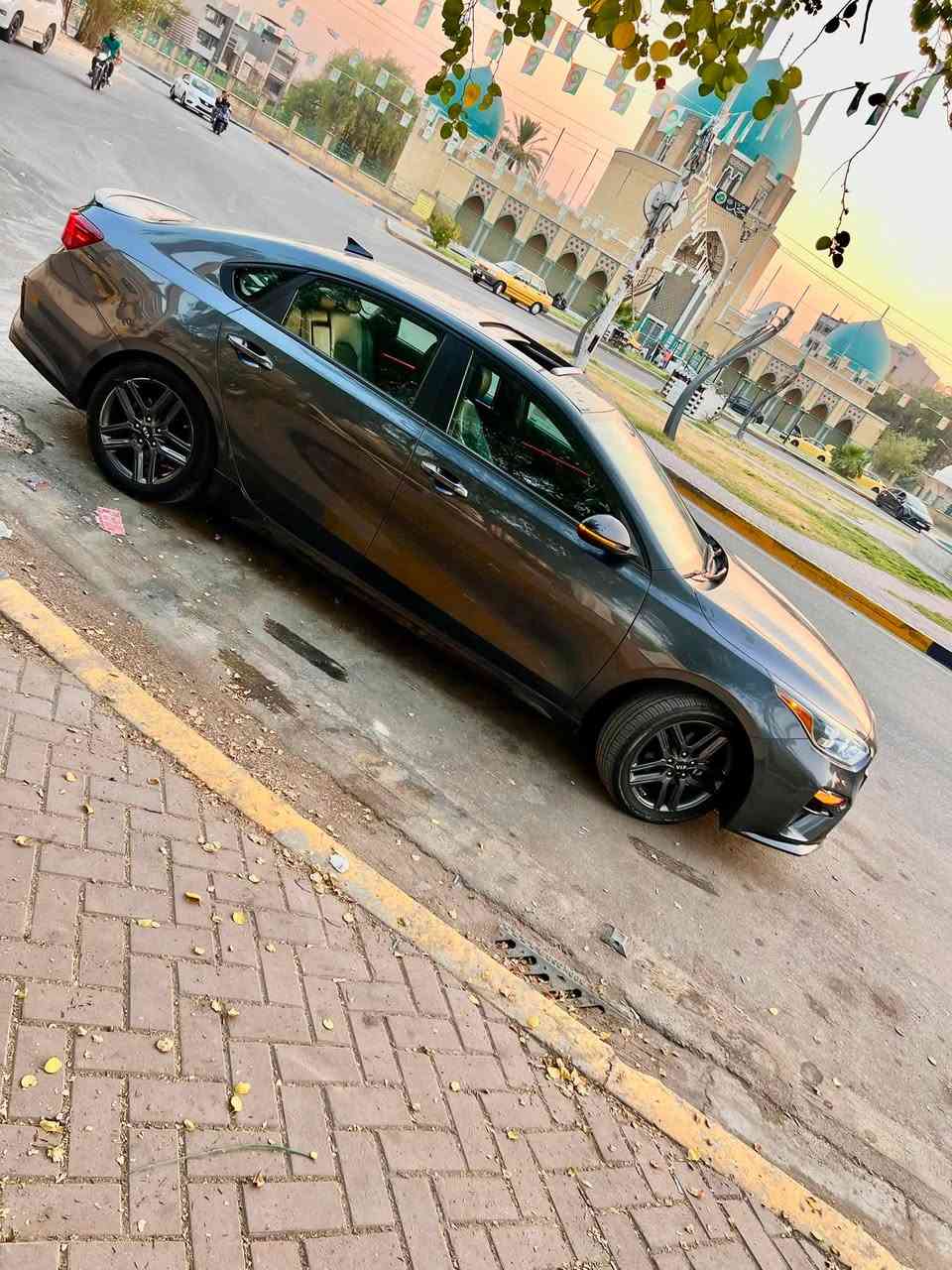 بسم الله الرحمن الرحيم
فورتي جيتي لاين Forte GT Line 2021
فول مواصفات 1/1 للاخير 

وارد امريكي حادثه جاملغ خلفي. قبغ الجنطه 
  
((بدون ايرباك))

هزة وسنوية وارقام كلهن جدد وبأسمي السيارة

محرك 2000 دوش 

ماشيه 49 الف 

بصمة + بصمة ابواب وصندوق فتح ذكي
تشغيل عن بعد 
فتحة سقف سلايت روف 
ستيرن سبورت D ومختوم Gt line 
كشنات حظن + مختمة Gt line
كشنات جلد + مخمل كنتاره البلاديات 
ستتم سماعات هارمان كاردون
كشن السائق كهرباء
فول تحكمات ستيرن
رادار امامي +رادرات جانبية وخلفيه
تحديد مسار + نقاط عمياء 
توقف ذاتي عند الاقتراب
شاشة كبيرة كار بلي 
كاميرا خلفية دوارة
ويل كب سبورت البلادي مال Gt line 
‏LED داخل اللايت بلادي
لدات داخليه
اشاير بالمري
مود درايف ( نورمال - سبورت - سمارت )

مسويلهة ادامه كامله قبل اسبوعين فيت بم وفلاتر بانزين ودهن وحساسات وجويتر وكلشي بلمحرك مفحوص وجديد بطاريه جديده وحجر صالنصه موجود لا مشتغل جيك محرك ولا اي عطل

الســعـر ((139))ويبها مجال بسيط للشراي

صور الحادث ورقم الشاصي بلصور وكلشي كاتب وكلشي واضح
عنوان الاعظميه شارع الضباط

اتصال فقط. (( *********** ))
