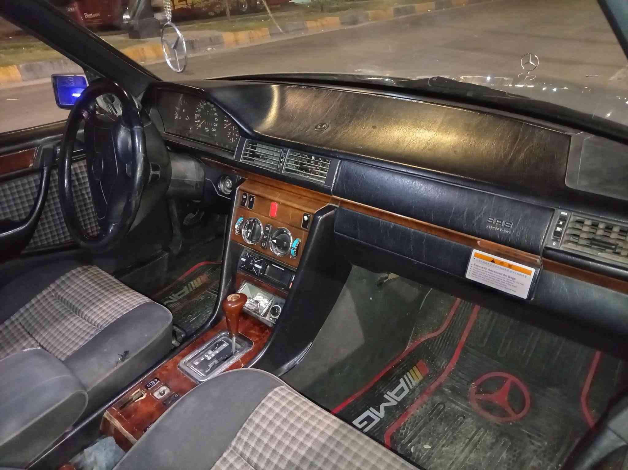 السلام عليكم للبيع مارسيدس 320بيبي دب موديل ٩٣ سياره جاهزه گير محرك كهربائيات كلها جاهزه سياره مرشوشه عام بدون ضربه قطرة معجون مابيها قطرة خياس مابيها قواعد دبلات بلاديه محرك خراطيم رقم كركوك تحويل مباشر السعر ٧٠ وبيها مجال بسيط العنوان الضلوعية ***********
