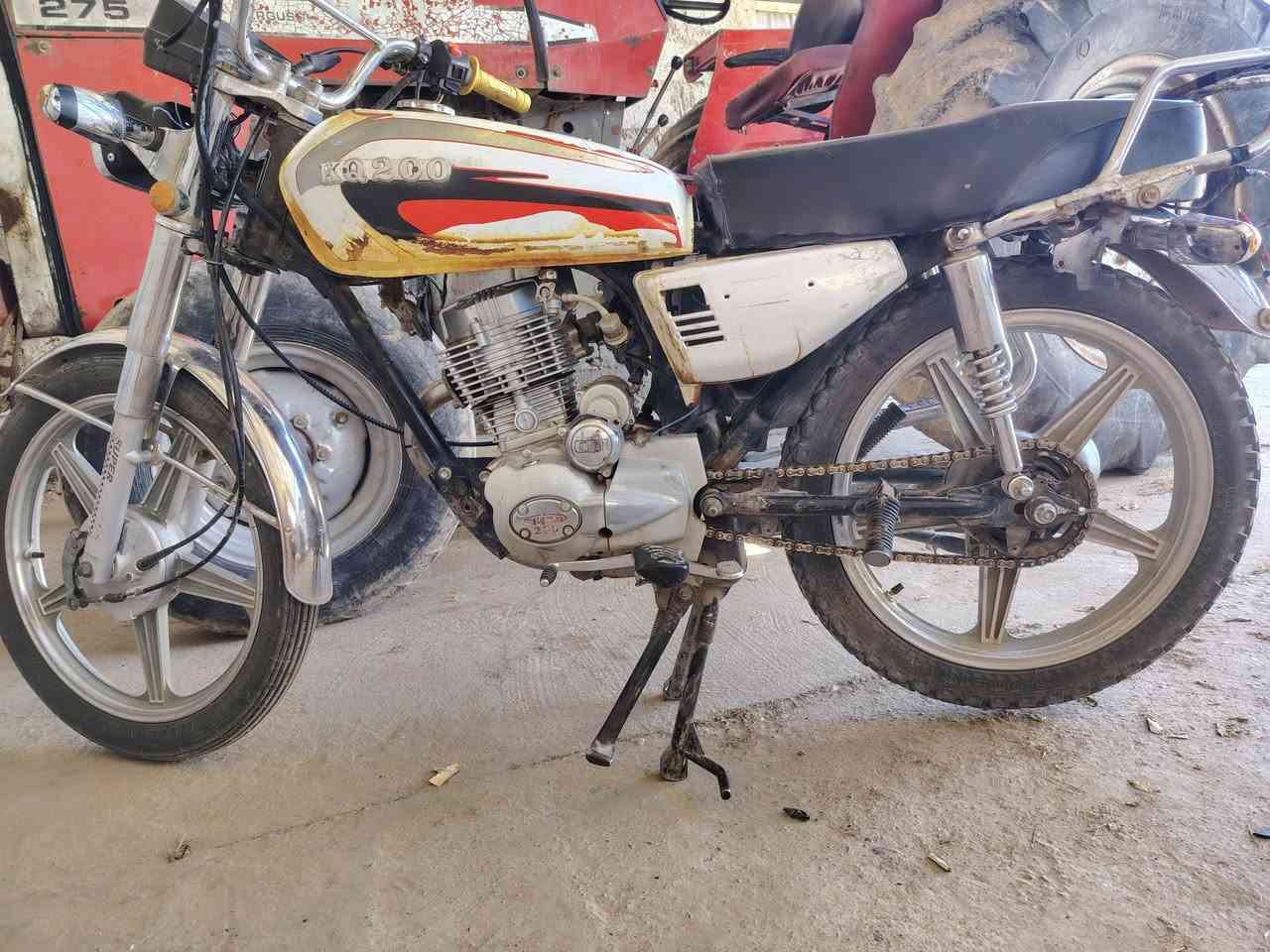 السلام عليكم موطور جني ابو الكله محرك 200موديل 2018شقال كلشي مايعوزو تواير جدد وياله جدد لايت جديد ضفيره جديده محرك دمعه لا دخان ولا بخار مال شقل السعر 275وبيه مجال ***********
