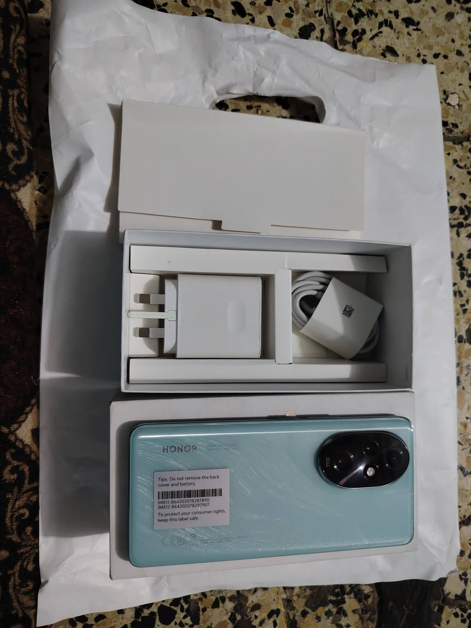 سلام عليكم
هونر 200 برو للبيع اخو الجديد حيل نضيف ذاكره 512 كامل ملحقات الجهاز سعره 465 وبي مجال بسيط مكاني بغداد السيديه *********** واتساب
