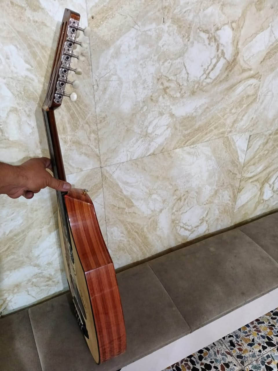 سلام عليكم عود كهربائي  +حقيبه٤٠٠ الف
+ 

وجهاز 

Korg

Pa700

بس ٤ كبسات يشكلن شوي

الي هي ٣ بادات + زر الخروج 

مكاني بغداد

رقمي***********

السعر ٧ ونص

