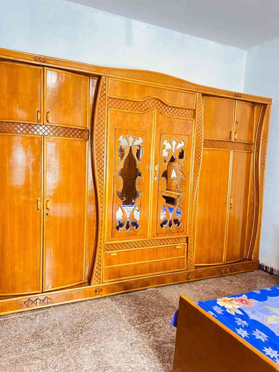 سلام عليكم مكلف بلنشر غرفه صاج تسكام طابقين ظهر جرجوبه داخل وخارج صاج السعر 850وبيها مجال للشراي العنوان  شارع 80 للاستفسار الاتصال ***********
