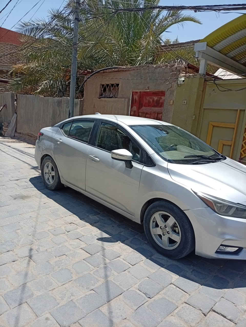 سياره نيسان للبيع موديل ٢٠٢٠ مكاني كوفه السهله***********
