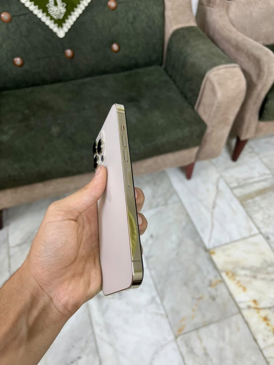 ايفون 13 برو ماكس 🔥
لون ذهبي مميز ✅
ذاكرة 256 ✅
نموذج M ✅
بطارية 85 ✅
نضافه 100% ✅
فيس ايدي شغال ✅
مكفول من العطل ✅
سعر 530 وبي مجال بغداد بلديات  امبدل شاشه تخبل رقم ***********
