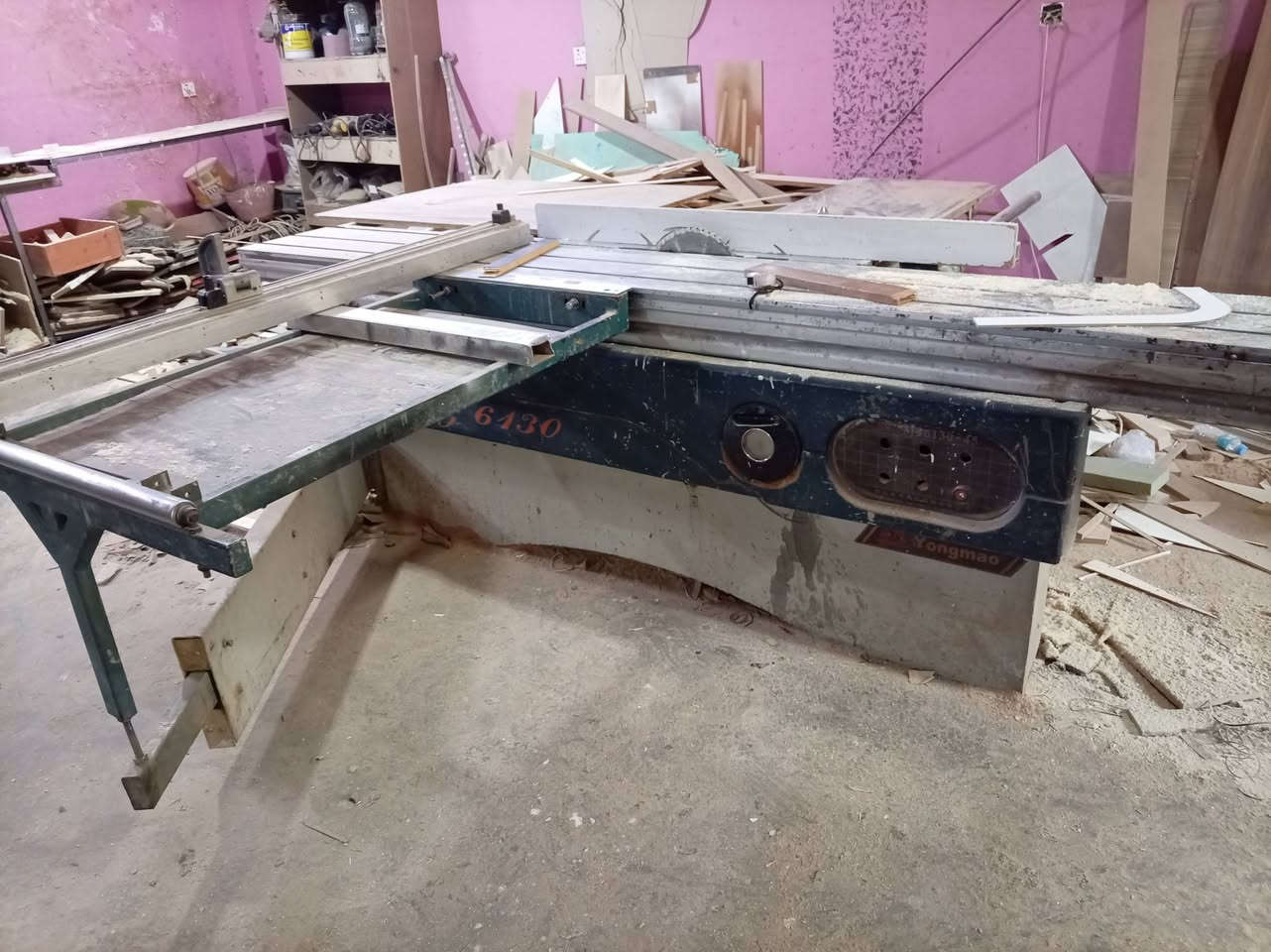 معمل كامل للبيع
اضافة لماكينة خياطة
ماكينة فرم اسفنج
كمبرسور 250
اربيل : ***********
