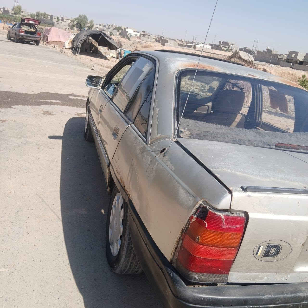 السلام عليكم للبيع أوبل اوميكا كير شرط محرك بيه بخار بدون صوت السياره بدون خياس بدون صبغ صدر توتير جديد كهربايات شغله بيان كلها تفتح ترايك وين ما تريد السعر مليون 200 رقم نينوى سنويه ضايعه ابيعلك برميل وله اربع تواير ***********
