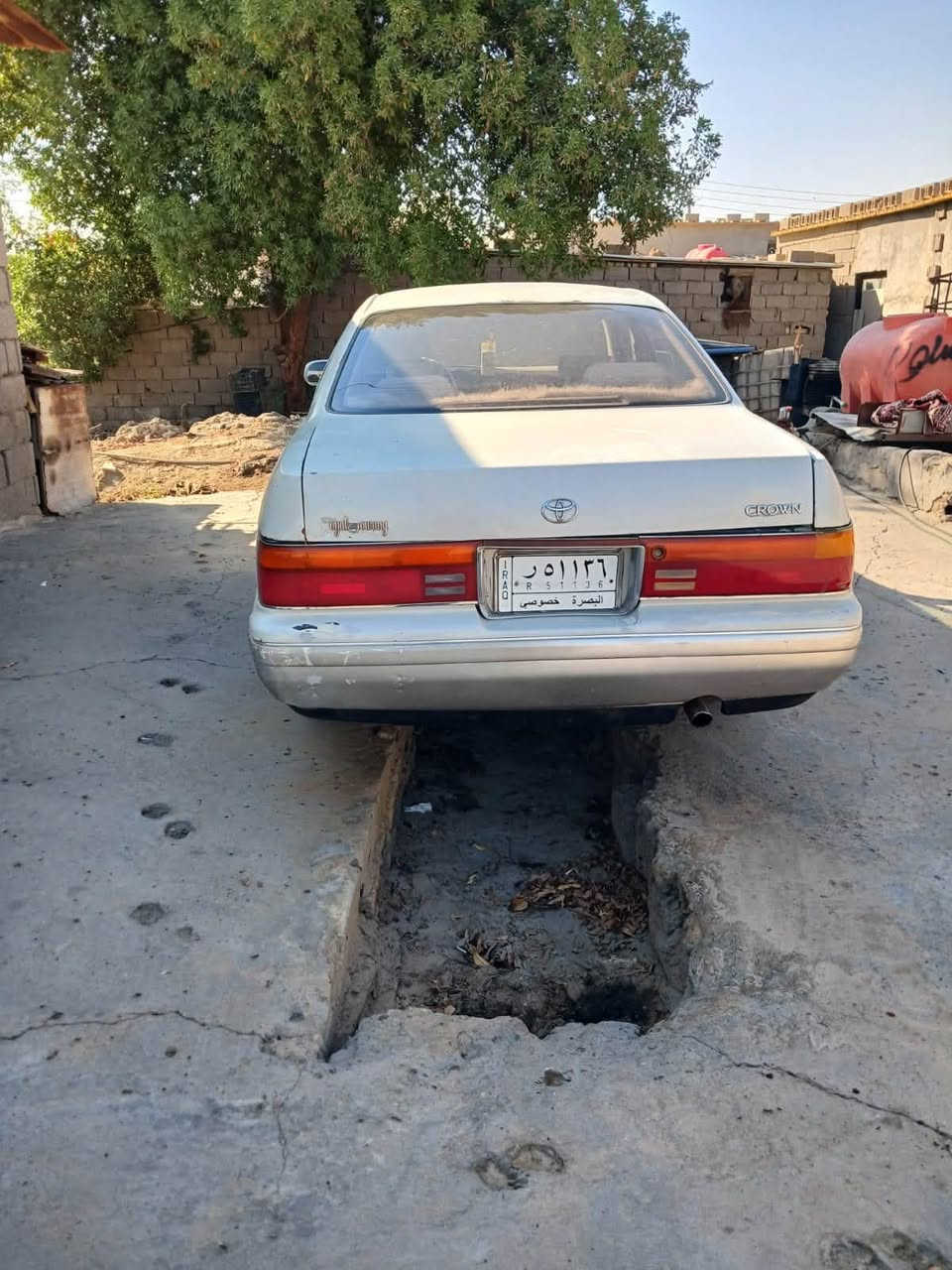 السلام عليكم  كراون بطه  موديل ١٩٩٣ بصره فصل كفاله من الكص ونقل جثه وعيب الشرعي مكينه ٢٥٠٠ ديلكو كير جديد  السعر ٤٧ العنوان بصره جبيله رقم الهاتف ***********
