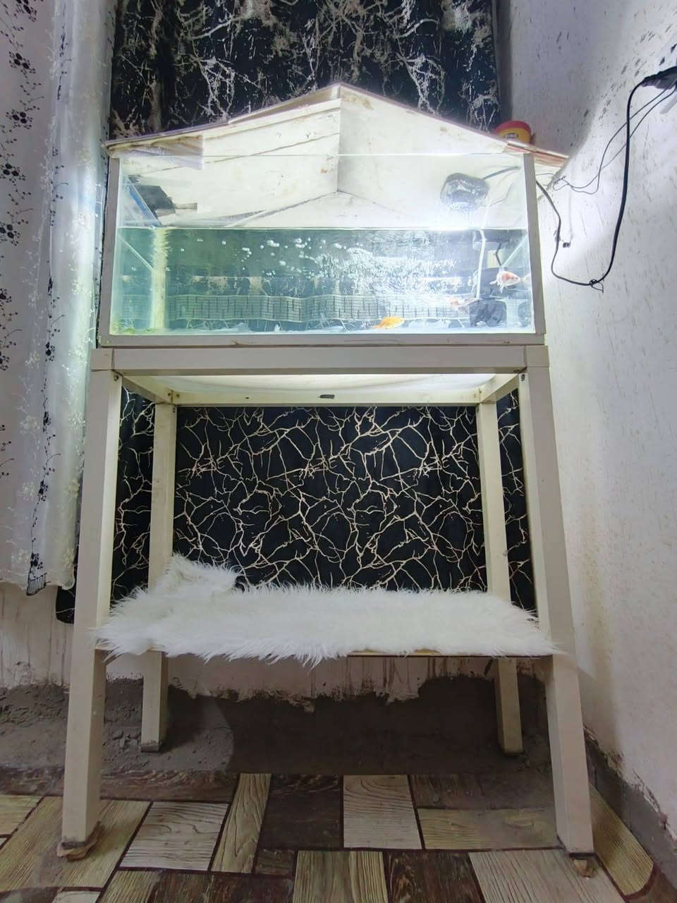 غراض بيت اللبيع كلمن وسعرة  الحوض الطول مع الميز متر و٢٣سانتيم والعرض ٨٣ سانتيم سعرة ب٧٥ الف والدب جبير طولة متر و٥٣سانتيم سعرة ب٥٠ الف ودبابة زغار على ٢٥ الواحد  والنركيلة ب٧٥ الف  ماعرف شنو نوعها بس ماخذها غالية مكاني بغداد الحبيبية شارع سجة فرع مطعم سلام الاستفسار خاص او واتساب علرقم ***********

