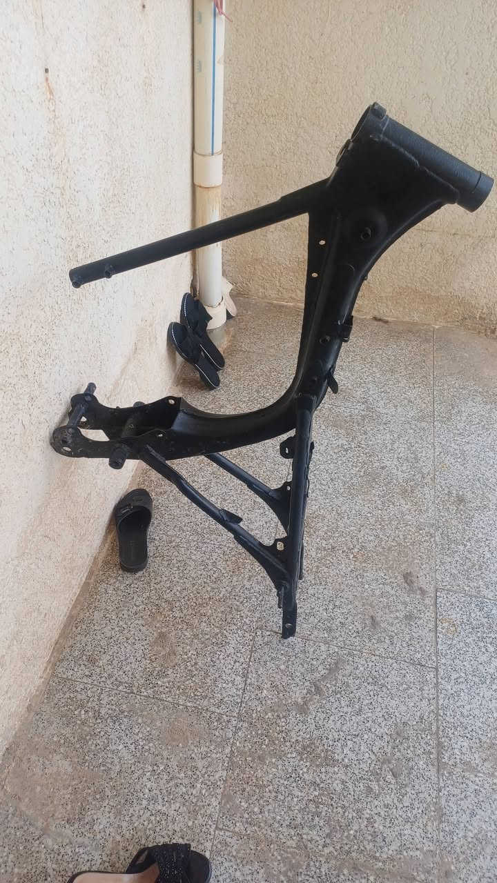 سلام عليكم غراض لبيع كلمن وسعره لقفل مكاني نهوند
شاصي نامه مصبوغ وكامل سعر
شاصي 140قفل
لكشن 15قفل 
سله 5قفل 
شوته 2قفل 
بطيخه 15قفل
رقمي ***********
