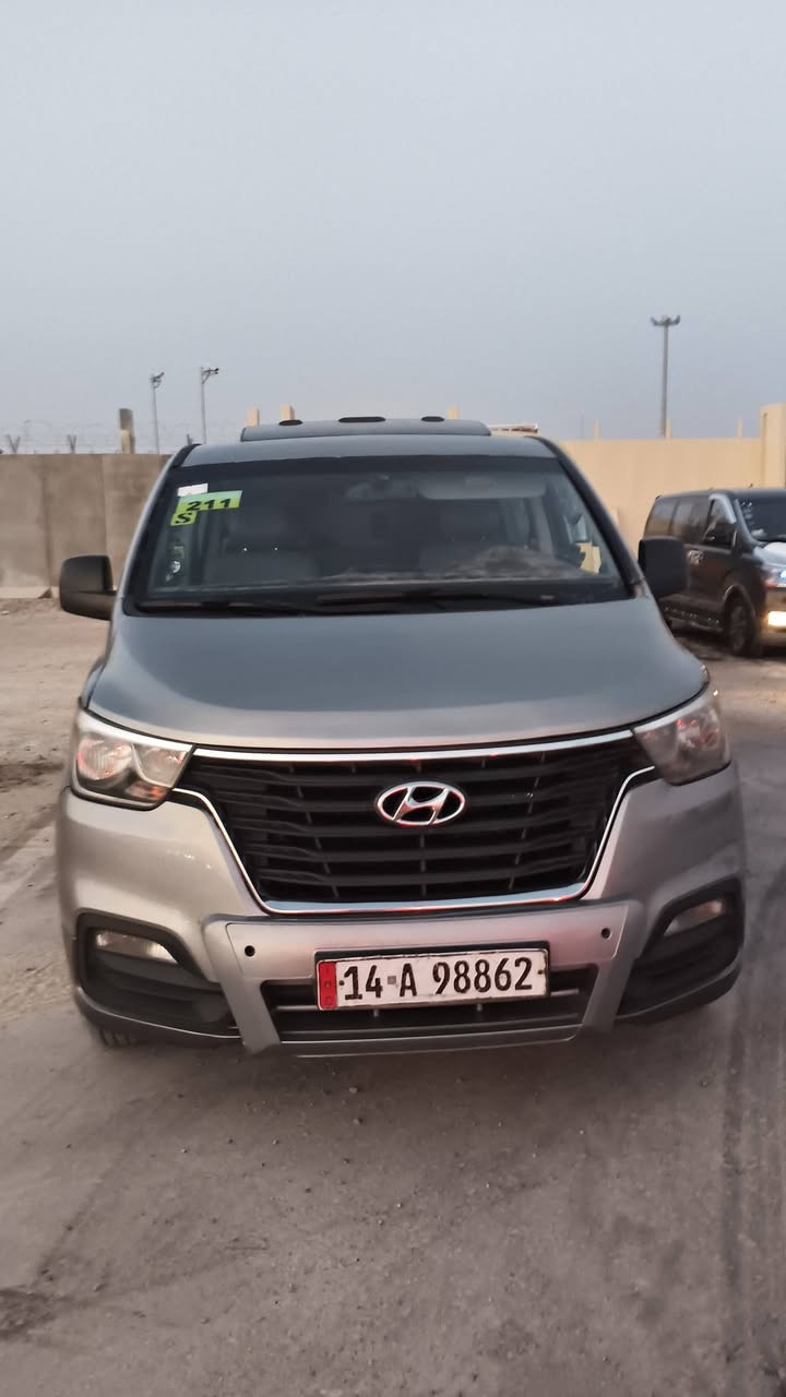 السلام عليكم سياره للبيع موديل ٢٢ دبلو السياره ٨ راكب VIP فول مواصفات تنتات بنوراما بيها قطعه وحده صبغ ابمجمه السعر ٢٣٥ ورقه  وتريدها مع خط أو بدون خط 
٫
٫ 
للتواصل 
***********
