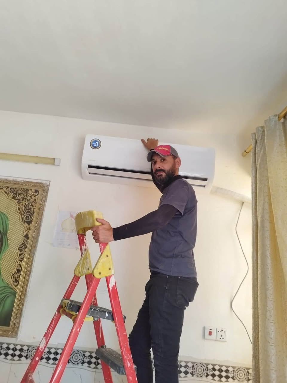 💯الورشة الهندسية للتبريد💯
لصيانه جميع الثلاجات والمجمدات والغسالات

❄️ تنصيب وصيانة سبالت ❄️

📞 ***********

مهندس احمد

إذا تريد تبريد قوي وشغل مضمون من أول مرة، احنا نشتغل بتنصيب وصيانة جميع أنواع السبالت بدقة وخبرة عالية، مع فحص كامل قبل التشغيل حتى يشتغل الجهاز بأفضل كفاءة طول الصيف.

✔️ تنصيب سبالت جديد باحترافية عالية

✔️ صيانة وتنظيف شامل للوحدة الداخلية والخارجية

✔️ فحص تسريب وشحن غاز بأجهزة مخصصة

✔️ معالجة ضعف التبريد والتقطير والأعطال الشائعة

✔️ فحص كامل قبل التسليم

⚠️ انتبه من الأسعار الرخيصة جداً، لأن بالفترة الأخيرة كثر التنصيب العشوائي والشغل غير المهني، والنتيجة تكون ضعف تبريد، تهريب غاز، أو أعطال تكلفك أكثر بعدين.

💡 أسعار شحن الغاز حالياً مرتفعة بسبب ارتفاع أسعار المواد بالسوق، لكن نحرص دائماً على تقديم سعر مناسب وشغل يرضي الزبون.

الجودة مو بالسعر الأرخص… الجودة بالشغل الصح اللي يريحك وما يرجعك للمشكلة مرة ثانية. ❄️

📞 للحجز والاستفسار:

***********

خدمة في جميع مناطق بغداد.@الجميع
