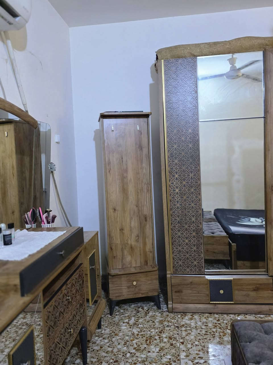السلام عليكم غرفة تركية نوعية ممتازة ثقيل باب سلايت نضيفة مثل ماموجود بلصور اكو تلحضيات بسيطة مكان مدينة الصدر
لا يوجد نقل او فتح السعر ٧٥٠ وبيها مجال قليل
السلام عليكم غرفة تركية نوعية ممتازة ثقيل باب سلايت نضيفة مثل ماموجود بلصور اكو تلحضيات بسيطة مكان مدينة الصدر
***********
