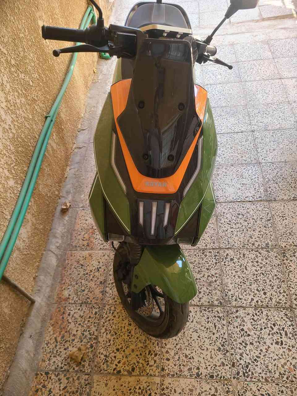سلام عليكم دراجه شحن ريان لمخلب موديل ٢٠٢٦فول مواصفات دراجه حيل نضيف صارله شهرين استخدام شخصي هيه احدث شي بل ريان اخذته مليون وميه ورايده ٩٥٠الهاتف ***********
