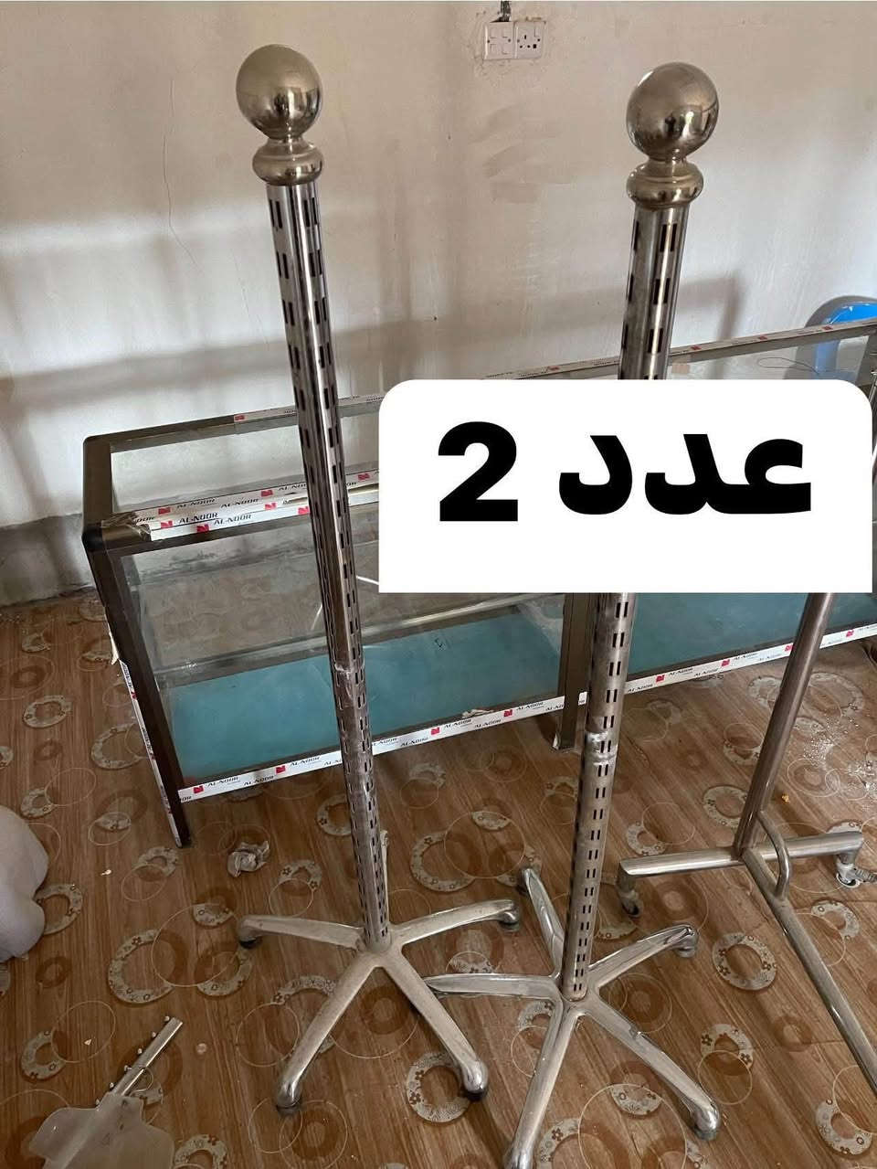 للبيع شلعه
للاستفسار ‭***********‬
السعر كلهن شلعه ٤٠٠ قفل 
تريد قطع كلمن وسعره

نص مكتوب في الصور:
- 3 عدد
- عدد 2
- عدد 6
- عدد 1
- ٤٢ عدد
- 96 عدد
- 294 عدد
- 38 عدد
- 73 عدد