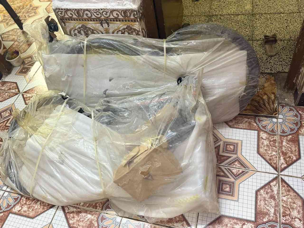 باسيكل EZEZ. ما مشدودات مال شركه غراض مسلفنه كامل مال حاويه اصلي بس تشد يشبه البصور بايك جبلي ماركة EZEEL الاصدار الجديد
متوفر ب ثلاث  احجام 26+27.5 +29
 متوفر بلونين  الوان اسود ⚫️🔴 اسمنتي⚪️
مواصفات 
.معدن المنيوم بالكامل 
.دبلات امامي تحكم قفل وفتح
.بريك هيدروليك امامي وخلفي
.سستم A5 9X3
.وايرات دفن
.ويل المنيوم طبقه عاليه نضام بولبرن
للستفسار *********** مكاني بغداد قرب علوه الرشيد
