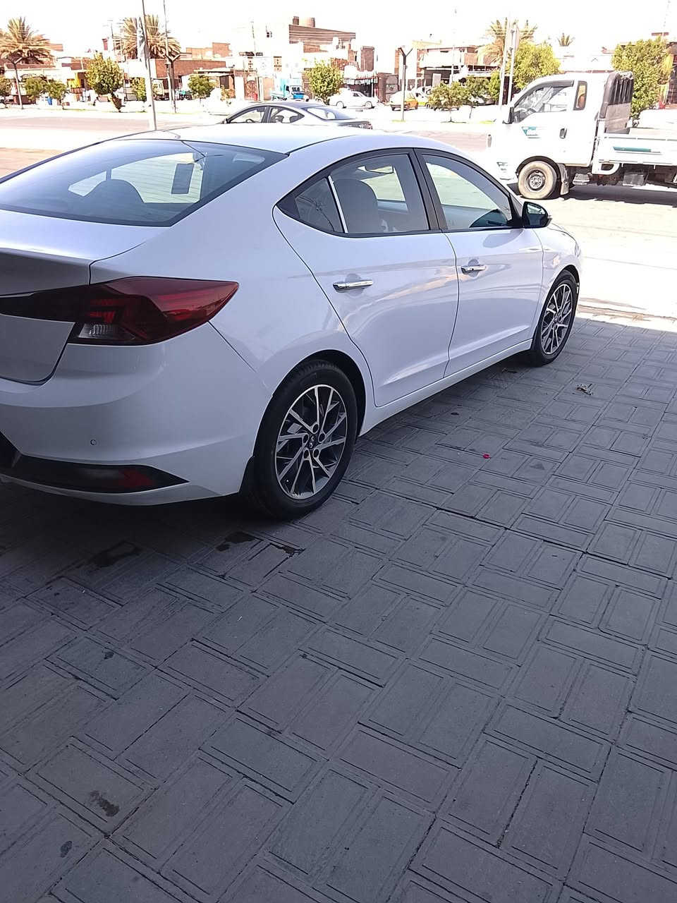 السلام عليكم النترا 2019شكل العشرين فول واحد على واحد مكفوله من البارد والتبديل الرقم دولي باسمي سعر السياره 147وبيه مجال مكاني كربلاء ***********
