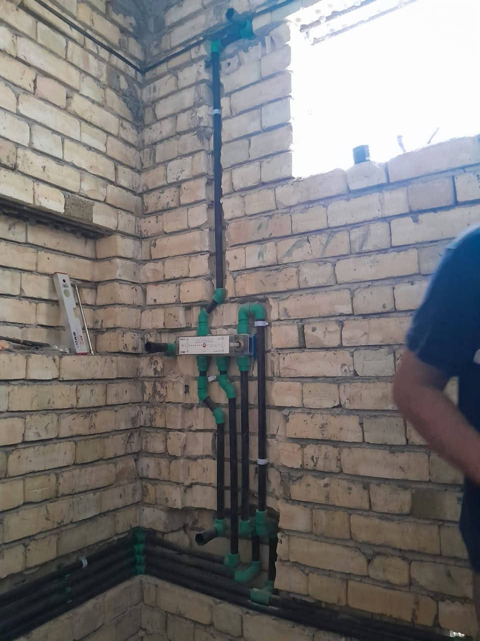 تاسيسات صحية ومجاري وعمل الماستك والصبغ هذا رقمه الي حاب يتواصل وياه*********** وهاي الصفحة مالتهhttps://www.facebook.com/share/1EeopqR4sM/
