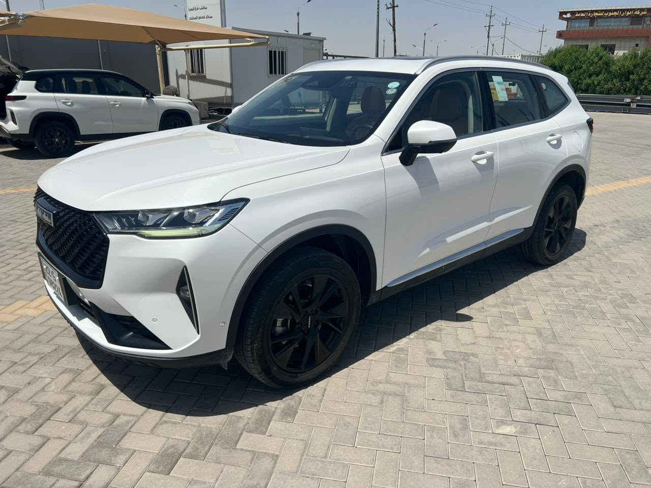 هافال H6 Premium موديل 2024 رقم أربيل

الممشى 33 كم 

السيارة نظيفة جداً وبعدها بضمان الشركة 

المواصفات

محرك 2.0 تيربو 4 سلندر
كير أوتوماتيك 7 سرعات 
سقف بانوراما
مقاعد جلد كهربائية
تدفئة وتبريد المقاعد الأمامية
شاشة وسطية 12.3 إنج
شاشة عدادات 10.25 إنج
Apple CarPlay و Android Auto
شاحن لاسلكي
شاشة عرض المعلومات على الزجاج HUD
كاميرا 360 درجة
حساسات أمامية وخلفية
مثبت سرعة متكيف
مراقبة النقطة العمياء
تحذير مغادرة المسار ومساعد البقاء بالمسار
فرملة طوارئ تلقائية
نظام التعرف على إشارات المرور
دخول ذكي
صندوق خلفي كهربائي
إضاءة LED
بيها فقط PDR بالمدكر الخلفي الايمن قليل 

مكاني البصرة ابي الخصيب
***********
