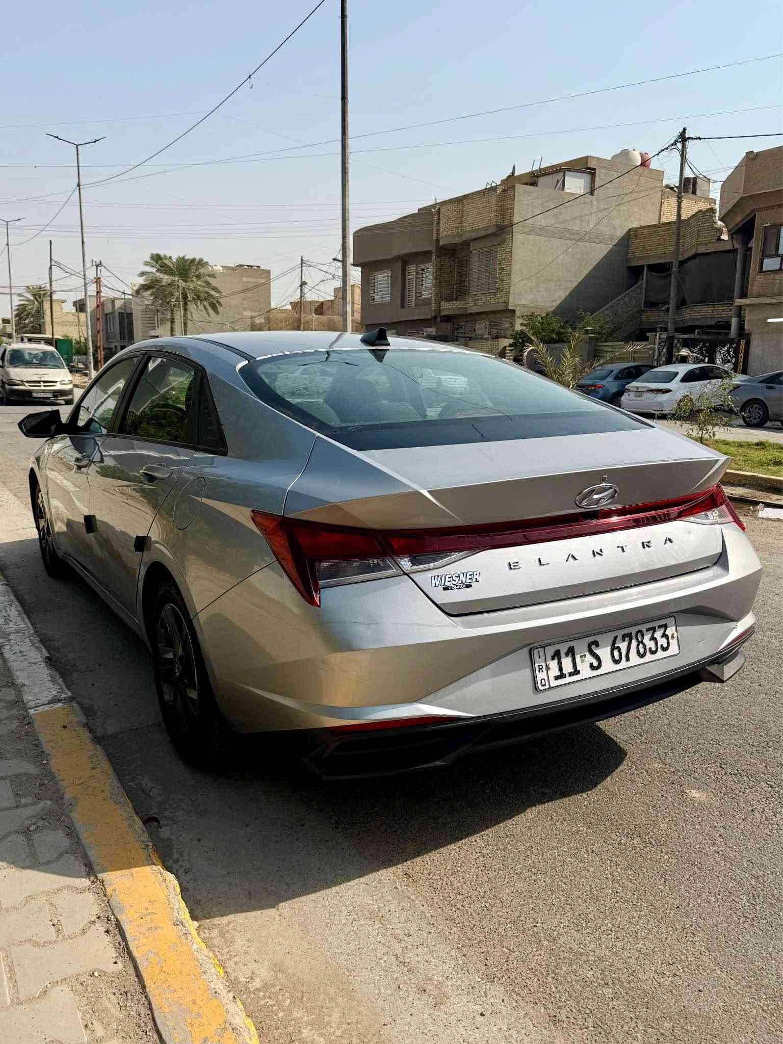 السلام عليكم 
للبيع او المراوس 
هونداي النترا 2021 وارد امريكي 
حادثها جاملغ امامي ايسر و بنيد بدون شواصي 
ممشاها 69 الف 
مواصفاتها 
رادار 
تحديد مسار وتصحيح مسار 
فرمله طوارئ
بصمه تشغيل 
بصمه دخول
تدفئه مقاعد 
اوتو هولد 
3 اوضاع قياده
سايد بريك كهرباء
شاشه اندرويد حديثه 
كامره دواره
تحكم ستيرن 
مكينه 2.0 دوش 
الإنارة الاماميه LED
جنطه ذكيه 
تبريد منضومه جديده 
تخم تايرات جديده 
سياره نصبتها حلوه ومعايزها دينار واحد كلش مرتبه وبالواقع احلى بعد 
مكاني بغداد كاضميه 
سعرها 133 ورقه 
للاستفسار الاتصال على الرقم واتساب ورصيد متاح 

‭***********‬ بغداد, العراق
