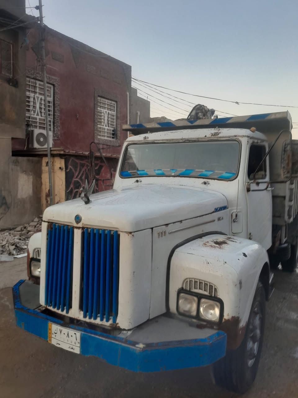 السلام عليكم ورحمة الله 
اخوان سكانيه 111 للبيع 
موديل 1980 رقم بغداد شرط التحويل 
مكينه بلادي كير بلادي كهربائيات شغاله 
سياره خير من الله 
العنوان /بابل 
للأتصال ***********
