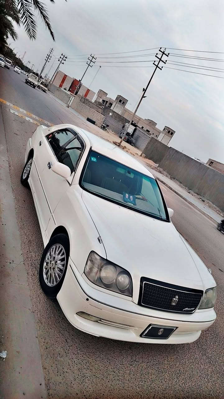 ملكه 2002
رقم انبار انكليزي
سنويه 2030 باسمي تحويل 
كصتين محرك فيفيتي ام الكلاص جديد
السعر 85 وبيها مجال
*********** بصره
