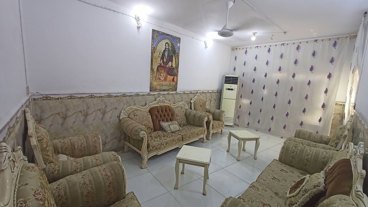 🏡 بيت للبيع في موقع مميز – الحلة
فرصة مميزة للسكن والاستثمار ✨
بيت بمساحة 200 متر مربع، طابو صرف، مكوّن من طابقين

🔹 تفاصيل العقار:
• استقبال واسع
• كندور
• اربع غرف نوم
• مطبخ
• حمام داخلي
• حمام خارجي وصحيات خارجية
 
📍 الموقع: الحلة – شارع 60 – خلف دائرة النفط

📞 للاستفسار والتواصل:
***********
