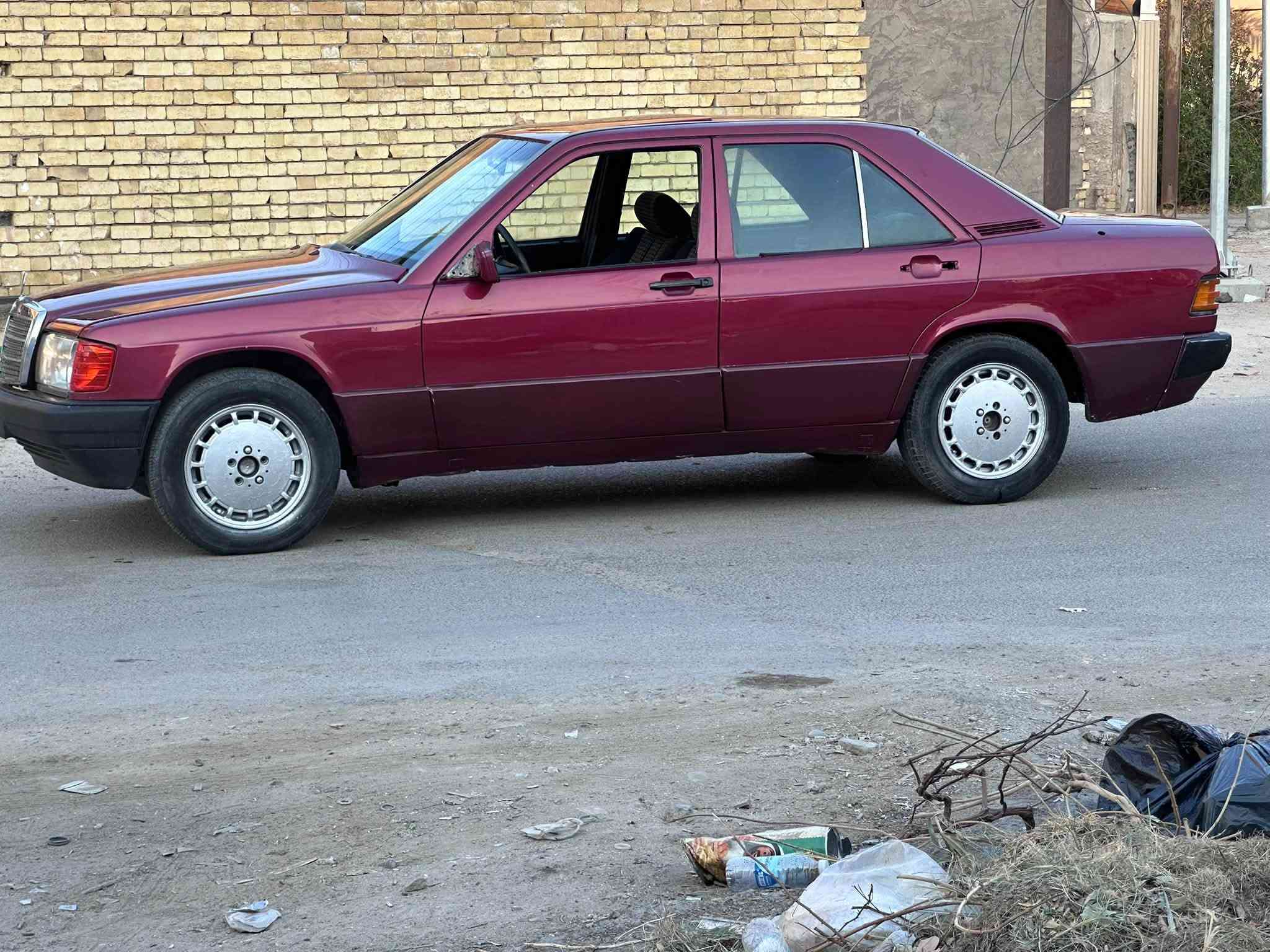 سلام عليكم 
للبيع مارسيدس ١٩٠ طيارين موديل ١٩٩٢ فول مواصفات 

السياره محرك كاز بلازي ٥ سلندر سوبر جارج طياره بل مشي

سياره قتصاديه كلش وما بيها اي صرفيات ونشطه كلش وسريعه

كير اوتماتك محرك وكير جدد مكفولات صدرين جدد تراي صفر

رقم بغداد الدولي شرط التحويل سنويه جديده هزه جديده 

صبغ عام جماليه بدون اي ضرر او تعمير او خياس فقط رش ￼

سياره حلوه مال جني ومال بيت ما متعوبه وكلش قتصاديه

السعر46 ورقه وبي مجال للشراي العنوان بغداد حي الخضراء

*********** ممتواجد ع النت الي يحب يتصل
