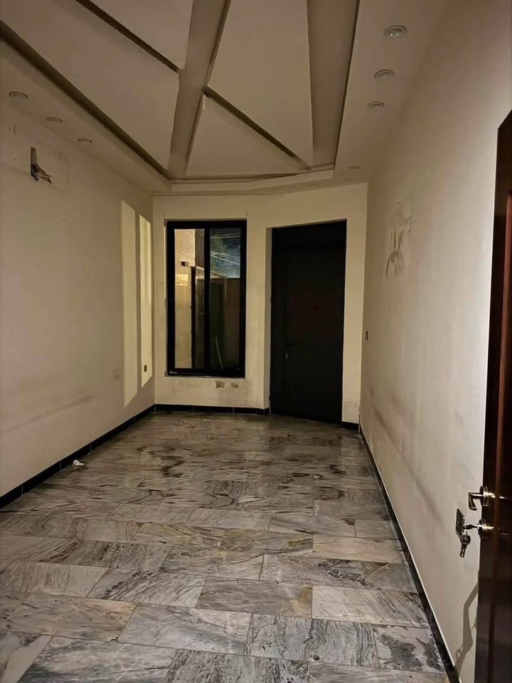 🏠 للإيجار في السيدية
📐 المساحة: 150 متر

🛏️ 4 غرف نوم

🛋️ صالة

🍳 مطبخ

🚿 خدمات

🍽️ مطبخان

🏡 نظام شلالات داخلي وخارجي

للاستفسار مكتب جوهره السيديه 

احمد العامري ***********

📞
