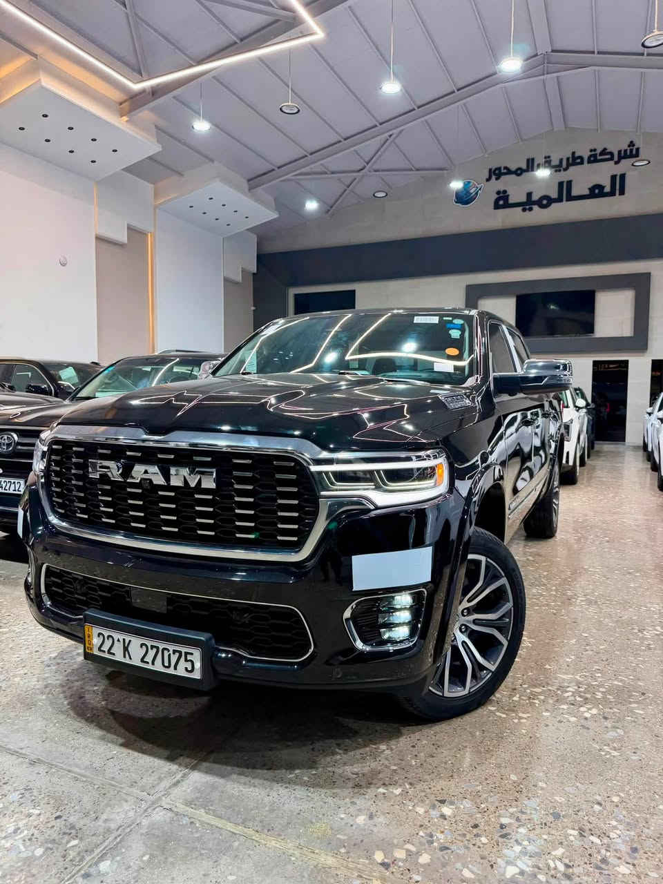 للبيع RAM 1500 TUNGSTEN 2025 - فل مواصفات
ماشية 12 الف فقط 🔥

وحش الشارع، انظف واعلى فئة بالرام، تجي فوك الـ Longhorn و الـ Limited

المواصفات:
المحرك الجديد Hurricane 3.0L توين تيربو High Output 
540 حصان - 521 LB تورك - اقوى من الـ HEMI القديم
كير 8 نمر + دفع رباعي 4x4 اوتو + دبلات هوائية يصعد وينزل
شكمان رياضي دوال + غطاء صندوق كهربائي
داخل TUNGSTEN - ما يتقارن:
جلد فاخر لون ازرق ملكي مع تطريز الماسي
مقاعد كهرباء / تدفئة / تبريد / مساج 24 حركة
3 شاشات: 14.5 انج وسط + 10.25 انج للراكب + 12 انج عدادات + Head Up Display
سماعات Klipsch الاصلية 23 سماعة
بانوراما + مراية ديجتال + شاحن وايرلس
ويل 22 انج الماسي الاصلي
امان فول:
رادار Adaptive Cruise + حافظ مسار Active Lane
360 كاميرا + اوتو بارك يصفط وحده
نقطة عمياء + بريك اوتو + قراءة علامات

التفاصيل:
اللون: اسود ملكي تغليف بلكامل PPF
الموديل: 2025
الماشية: 12 الف
الرقم: اربيل  - تحويل مباشر
الحالة: بدون صبغ  شرط الفحص
المكان: بغداد
السعر:  اكتب تم
رقم الهاتف ***********
