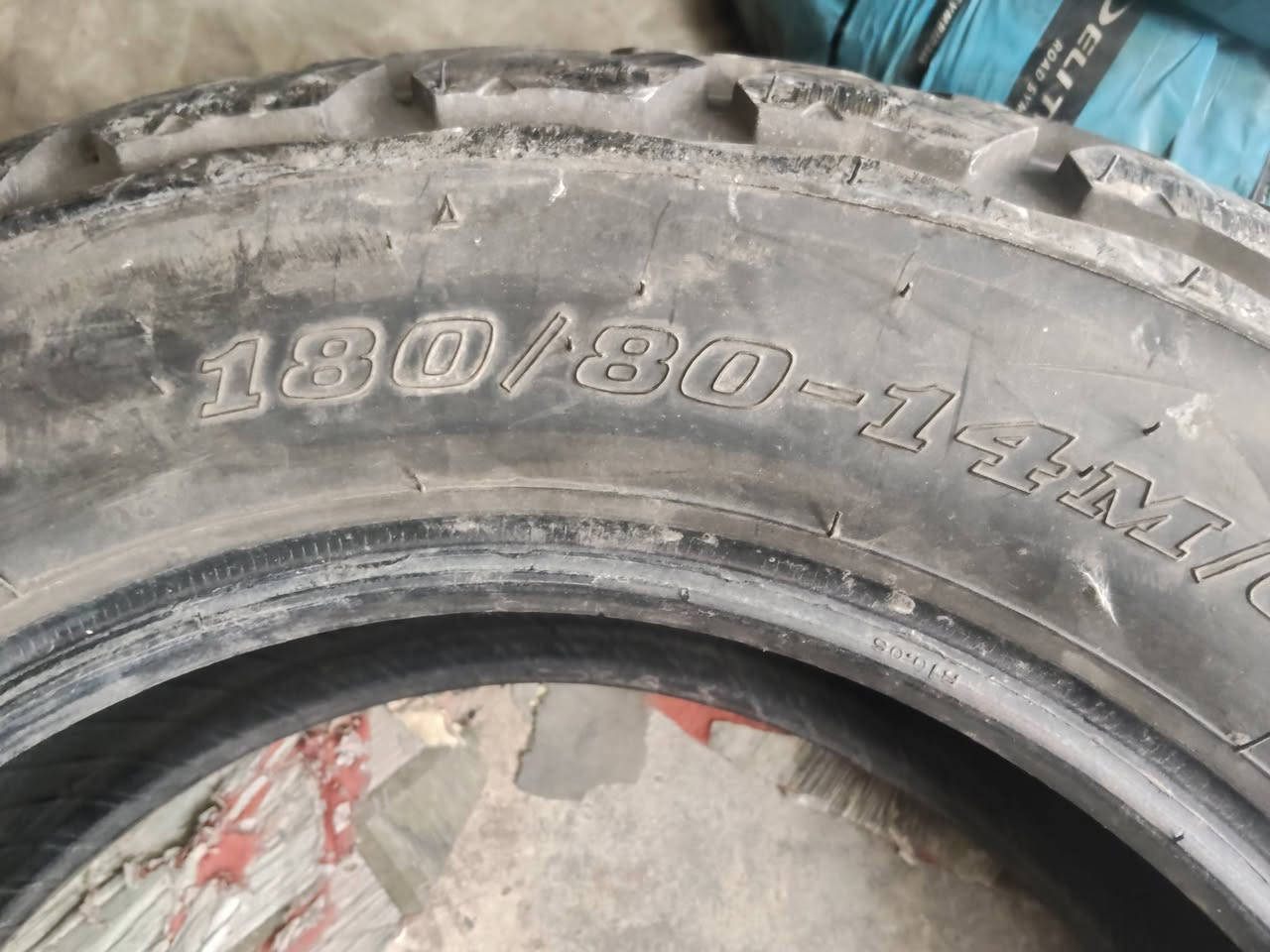 تاير قفاز جبلي جديد بالنايلون يابانية ب125الف ***********
