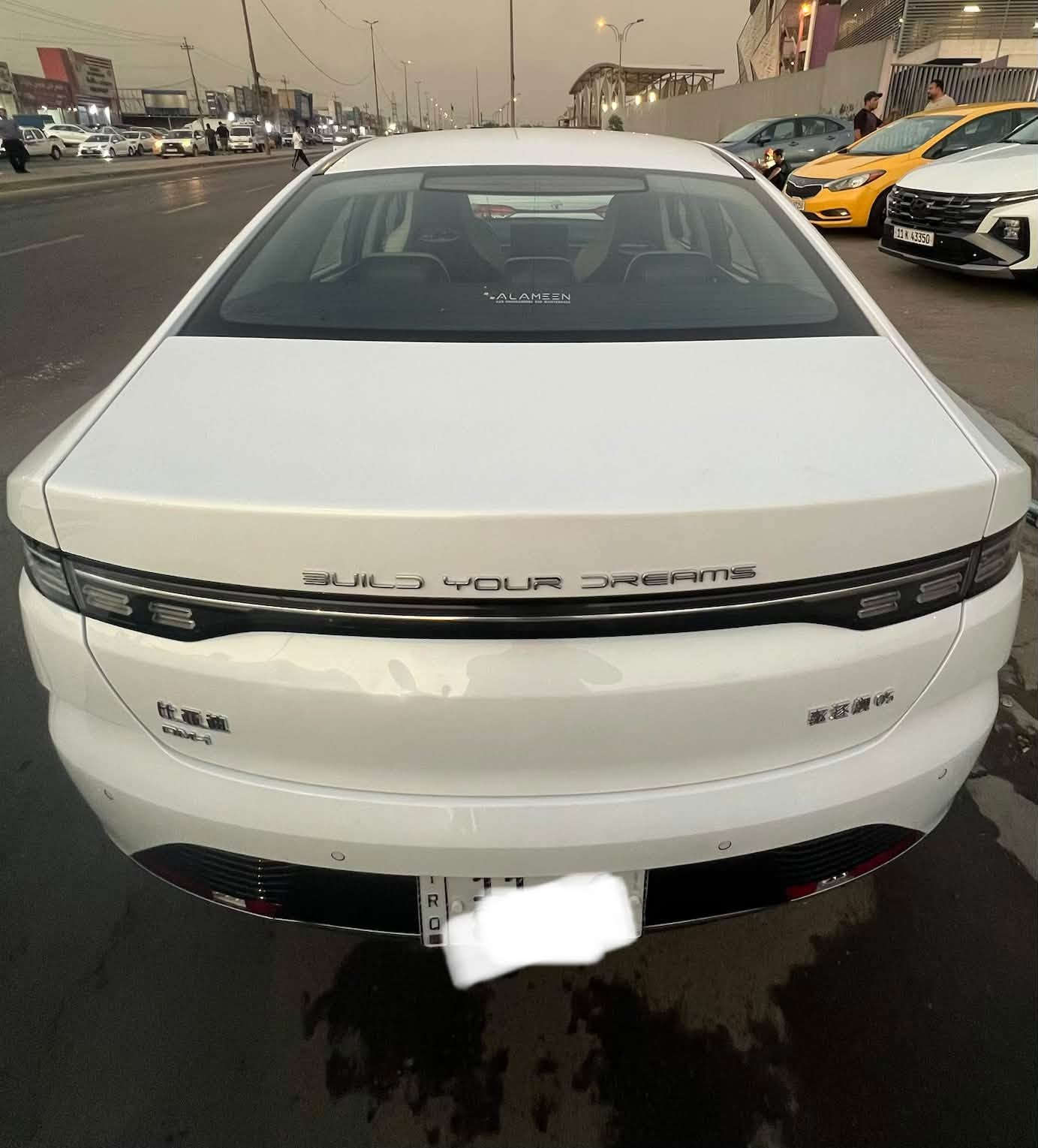 السلام عليكم BYD 2025
بيها رصعتين بل قماره و  بارد كد اصبع بل جاملغ جهه اليمين 
للاستفسار الاتصال على ***********
