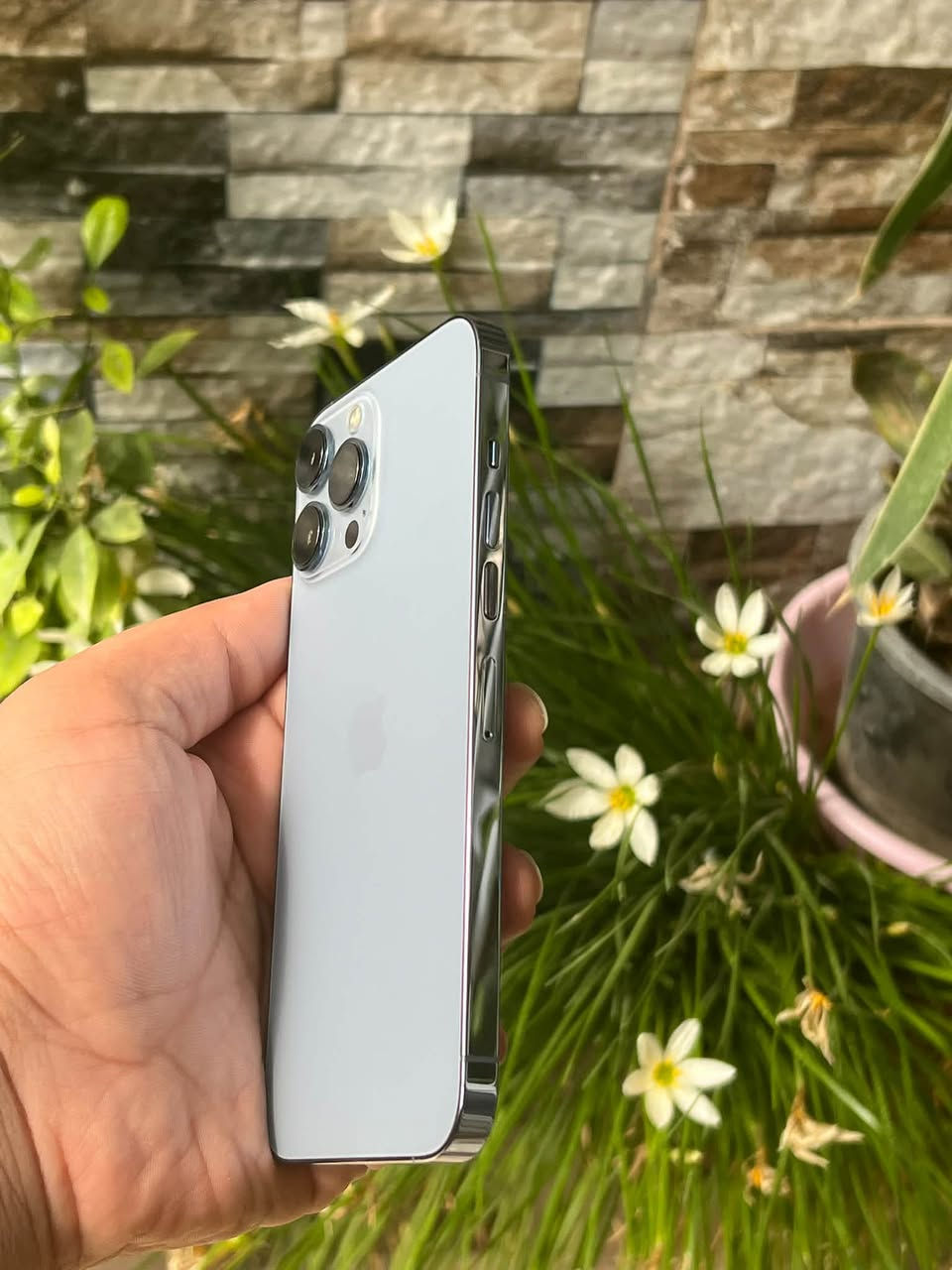 سلام عليكم 
iPhone 13 Pro Max 
ذاكرة 256
بطارية 84
لون بحري المرغوب 
مبدل بطارية فقط من شركة ابل اصلية 
جهاز بلادي كلو ما يعبر هواء 
الفلاتة مال سماعة ما تشتغل 
جهاز حيل نضيف ما يعبر هواء 
فيس إيدي شغال 
تك سيم 
سعر 650 وبي مجال بسيط 
استفسار اكثر اتصل 
*********** اتصال 
*********** واتساب فقط 
مكاني موصل أيسر
