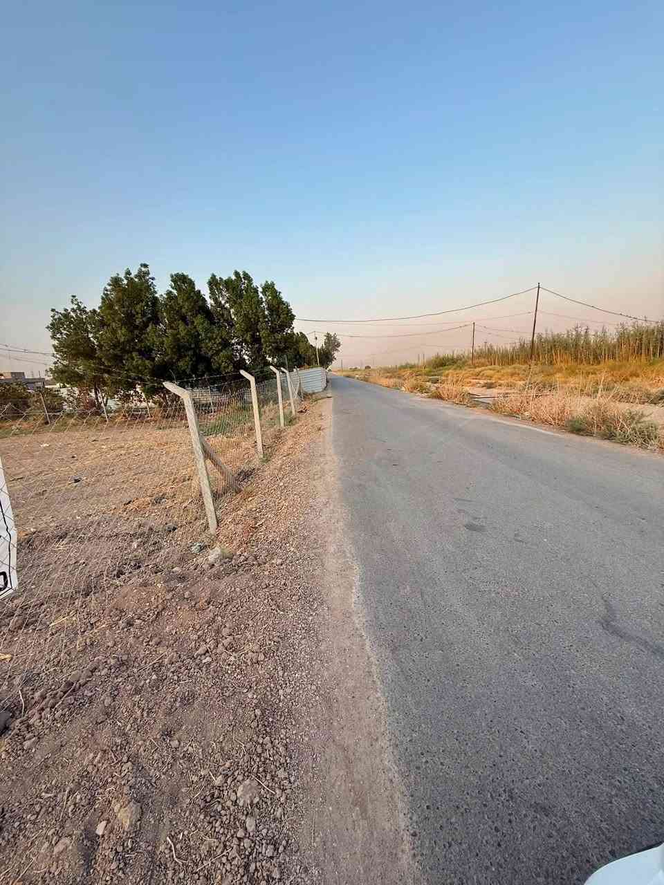 دونم ركن للبيع يباع حسب الطلب 
دونم نص او ربع 
سند 25 زراعي 
هوررحب شارع الاروائي 
للاستفسار ‪***********‬
