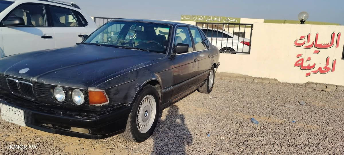 السلام عليكم السعر ٢٥ حجم ٧٣٥ كير محرك شرط الفحص والباقي كدام  العين  شرط والكاله والتحويل رقم انبار سنويه نافذه بل ٢٤   مكانه صلاح الدين قظاء الشرقاط ***********
