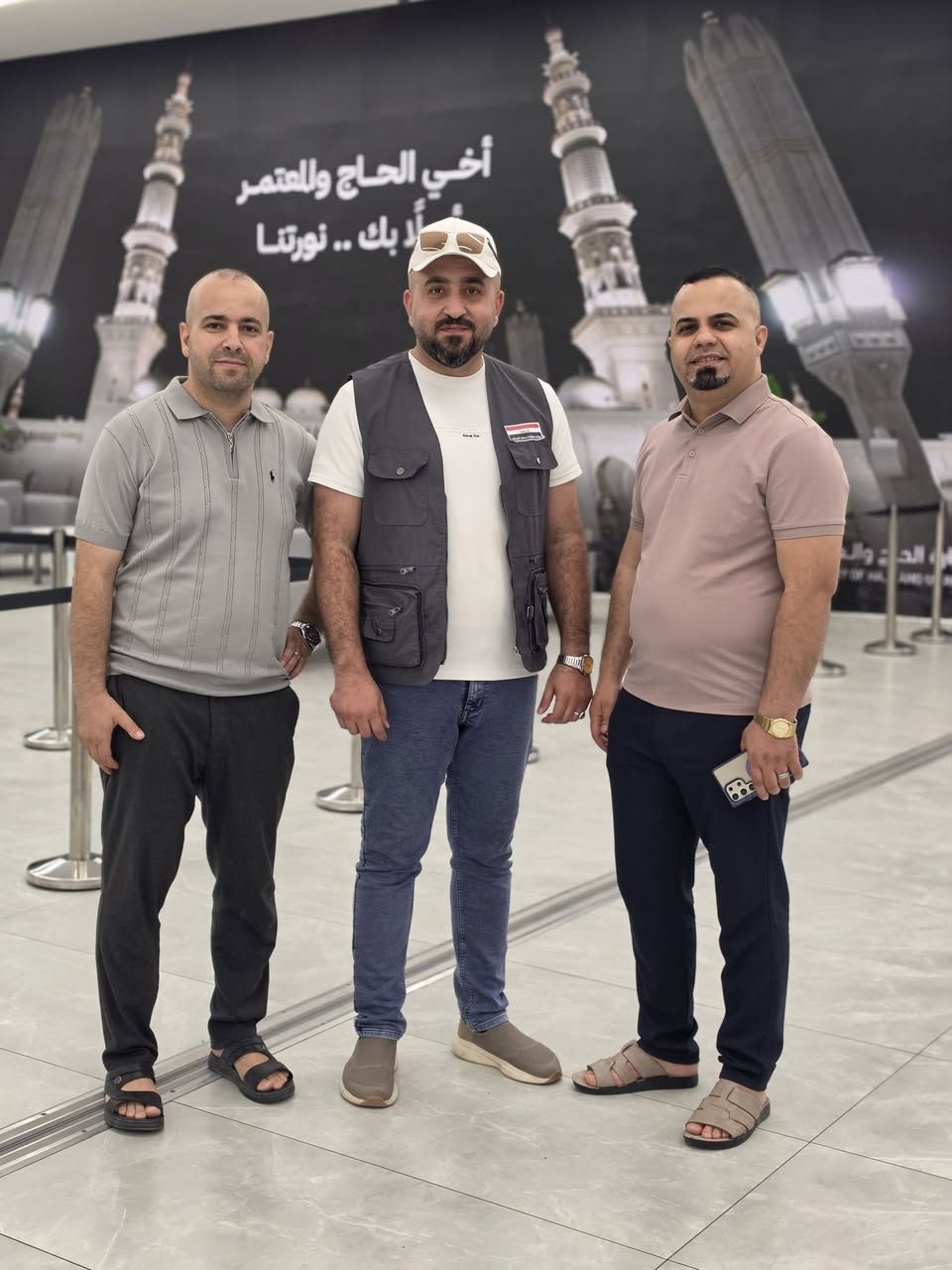 الحمدلله تم دخول معتمرين #مكتب_الحجي للحج والعمرة رحله البر 🚃 ( رحلة شهر صفر  ) الى الأراضي السعودية وتم إكمال كافـة الإجراءات وختم الجوازات  هذا اليوم الأربعاء 5/ 8 / 2026
وجميع معتمرينا بخير وصحة وسلامة وعافية 
بادارة خادم ضيوف الرحمن 
المتعهد #الحاج_براء_حسن_ذياب

————————————————
كونوا معنا في رحلتنا القادمة (جوا✈️ - برا 🚃)
بسعر مميز شامل كافـة الخدمات
👈👈 بتاريخ 20 _ 25 / 8/ 2026
✅السكن في المدينه المنورة في المنطقه المركزية فندق (4 نجوم) 
✅السكن في مكة المكرمة فندق 4 نجوم قريب من الحرم
✅ وجبات طعام طيله فتره الاقامه  
✅جميع مزارات مكه المكرمه والمدينه المنورة.
✅ارشاد ومحاضرات دينيه ✅
————————————————
للحجز والاستفسار مراجعة المكتب أو مراسلتنا ع الواتس اب وتلكرام 
1️⃣ ديالى - المقدادية- حي المعلمين - مقابل الجامع 
***********- ***********☎️
