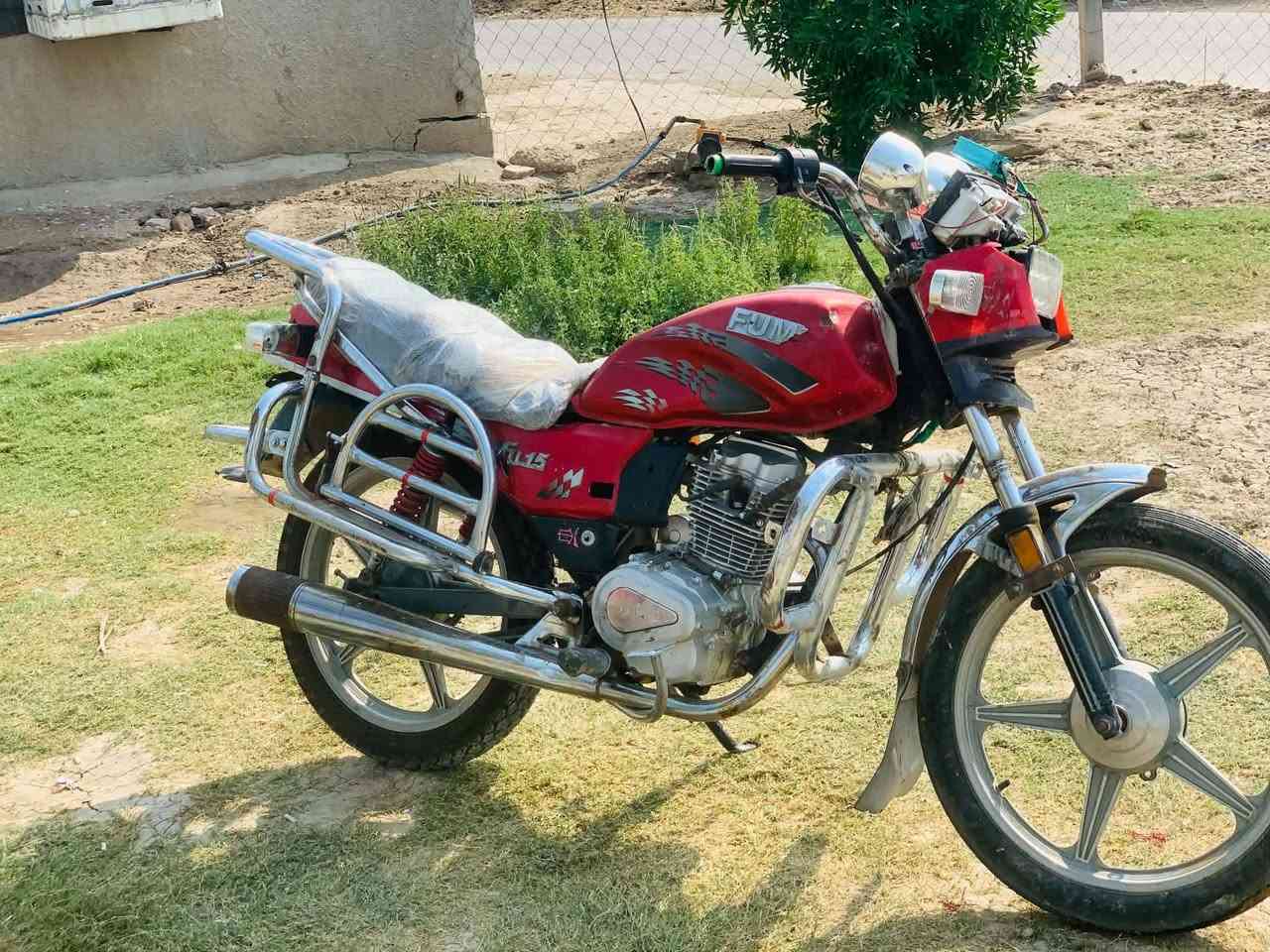 سلام عليكم دراجه فيوم موديل 2018 للبيع السعر 350 وبيها مجال قليل دراجه اصولي شاصي مكفول للاستفسار اتصل على الرقم *********** ( مكلف بل نشر)
