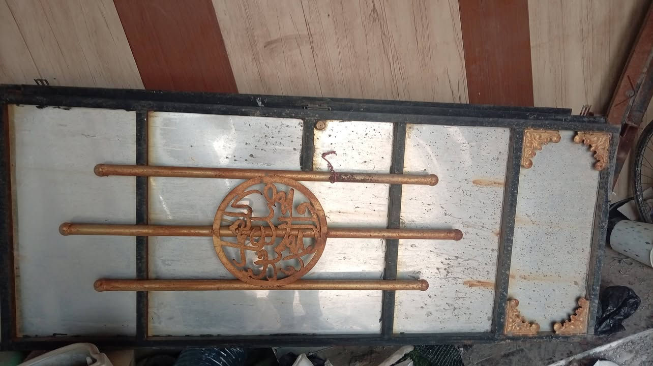 باب للبيع الزبير السعر ١٠٠ وبيهه مجال رقم الهاتف ***********

