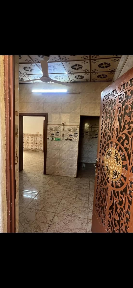 السلام عليكم
اعلان
يوجد دار للايجار دار للايجار طابق ارضي بناء حديث جديد (مساحته 175 متر) يحتوي على غرفتين نوم وصالة وسطية كبيرة واستقبال كبير ومطبخ ومخزن وحمام شرقي وغربي مفصولات وحمام خارجي وكراج سيارة 

العنوان:تكريت شارع الاربعين قرب التقاعد(وبالقرب من اربع مدارس)

سعر الايجار 350الف بالشهر

للمعلومات اتصل ***********
