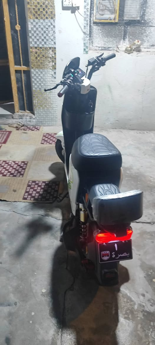دراجه شحن R9 ب 350الف بيها مجال للشراي دراجه شحن R9 المعرفا مواصفات شاشه حديثه بريكات دسكات استاند تلفون استاند وسطي مع استاند جانبي تأيرات جدد جوبلس هورن اشاير كبل اشاره ليد الوان امامي خلفي مميز وحلو وعدسه خضره ولايت عالي وناصي دراجه غنيه عن تعريف بطاريات مضاف كدامك ملف شغال دراجه فول  ونضيفه لون ابيض حلو شركه البارون  العنوان البصره الزبير واتساب راسلني ***********
