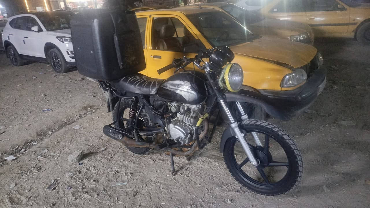 بوكسر 18 محرك دايوان عضم بدون اوراق اتكفلك سرقه سعرها 450وبيها مجال بغداد عبيدي قريب على فلكه حي نصر ***********

