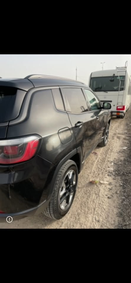 جيب كومباس١٨ تريل هوكً
مكينة 2400 

ماشية 47 الف ميل 

قطعتين تبريد 

تدفئة كشنات وستيرن 

كشنات جلد

كشن كهرباء 

شاشة جبيرة كار بلي 

4 وضعيات قيادة 

فور ويل 

عداد شاشة كاملة 

مكينة كير تبريد خير من الله 

مال بيت السيارة بأسمي تحويل ثاني يوم   

السعر١٢٩ وبيه مجال بسيط

***********
